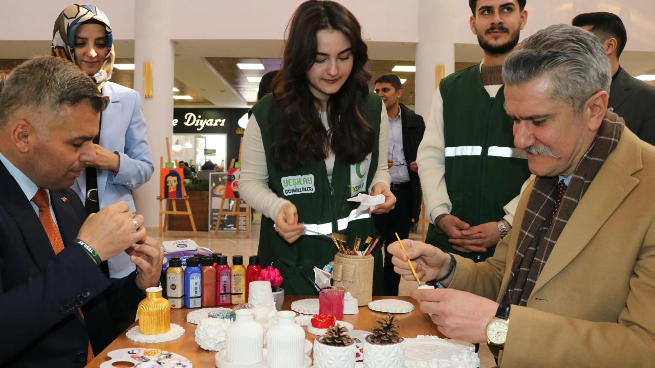 YEDAM danışanlarının el emeği ürünleri beğeniye sunuldu