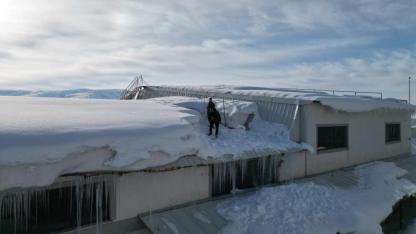 Yoğun kar güneş panellerini devre dışı bıraktı
