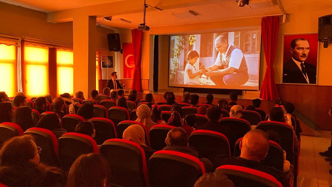 “Atatürk ve Çocuklar” Arpaçay’da sahneye taşındı