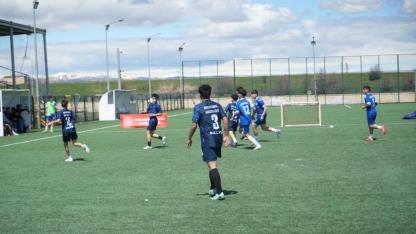 5x5 mini futbol turnuvası başladı