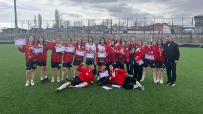 Ağrı Spor Lisesi Kız Futbol Takımı Türkiye finallerine yükseldi