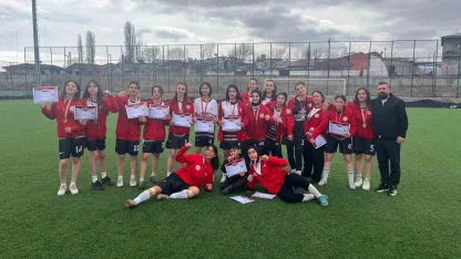 Ağrı Spor Lisesi Kız Futbol Takımı Türkiye finallerine yükseldi