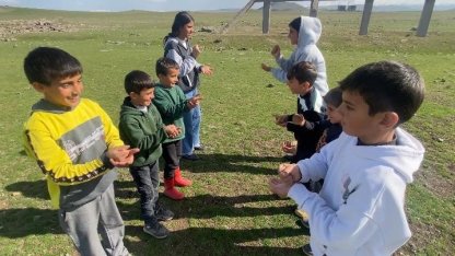 Ağrı’da köy çocukları geleneksel oyunlarla büyüyor