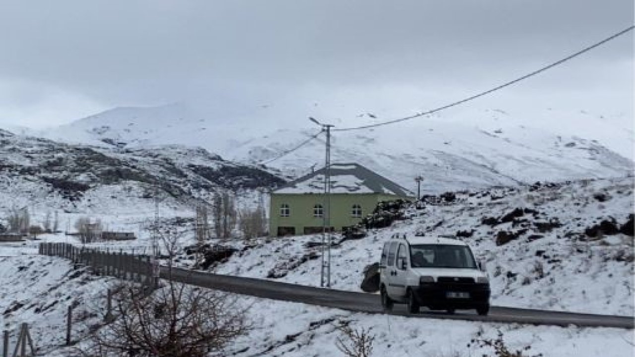 Ağrı’da Nisan ayında kar sürprizi