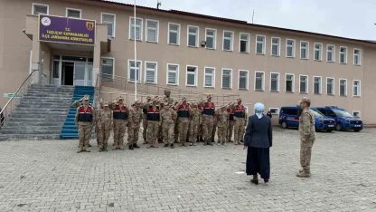 Ağrı’da özel bireyler askeri üniforma giyerek temsili askerlik yaptı