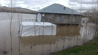 Ağrı’da sağanak yağış sonucu dereler taştı