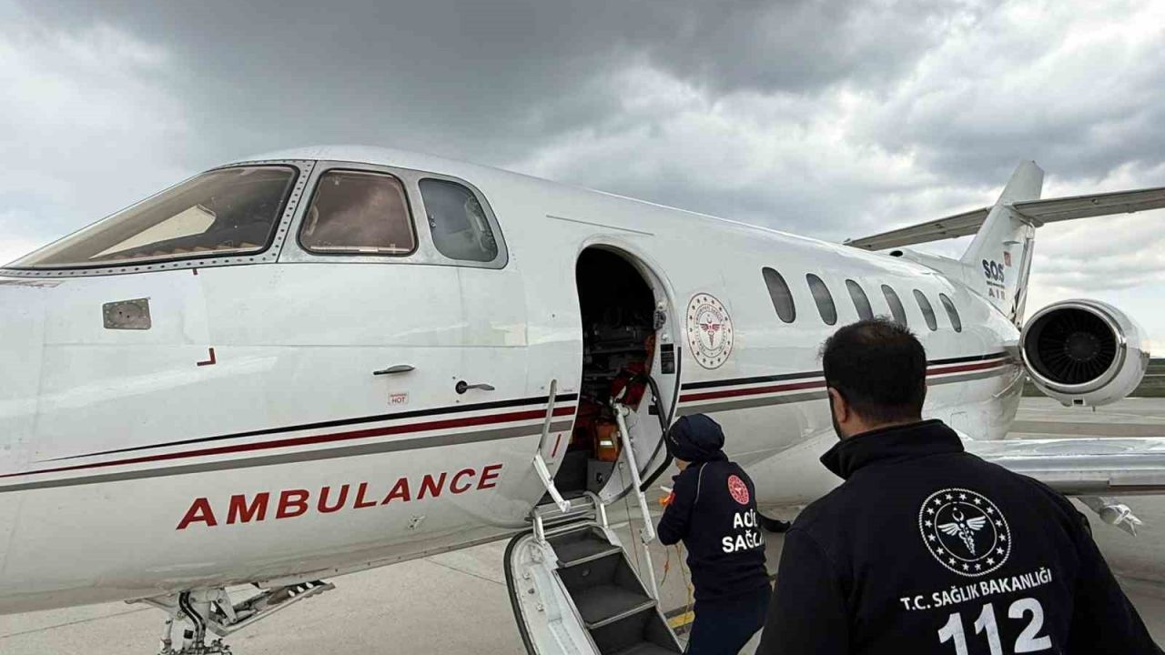 Ağrı’da tedavi gören prematüre bebek ambulans uçakla Elazığ’a sevk edildi