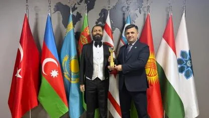 Akif Manaf’ın barış projeleri küresel ödülle taçlandı