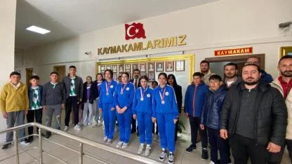 Arpaçay’ın gururu öğrenciler kaymakamlıkta