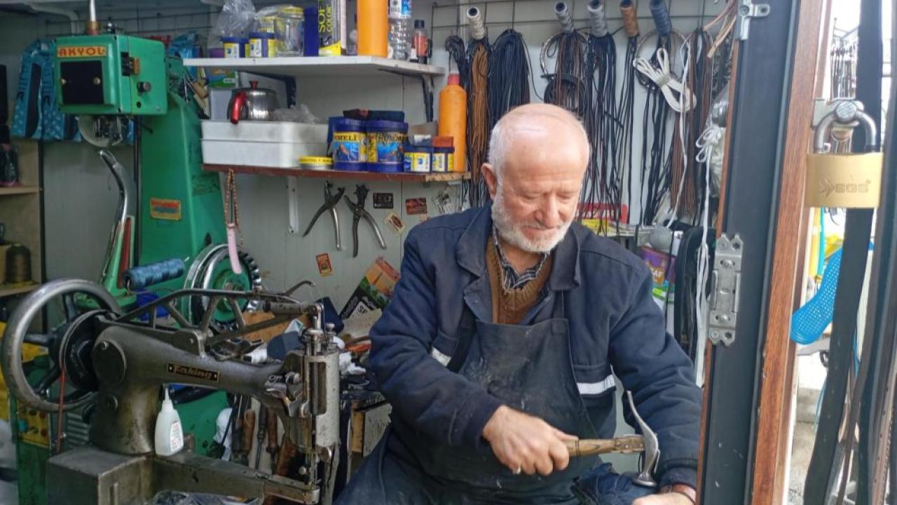 Baba mesleğini ilk günkü özenle 45 yıldır sürdürüyor