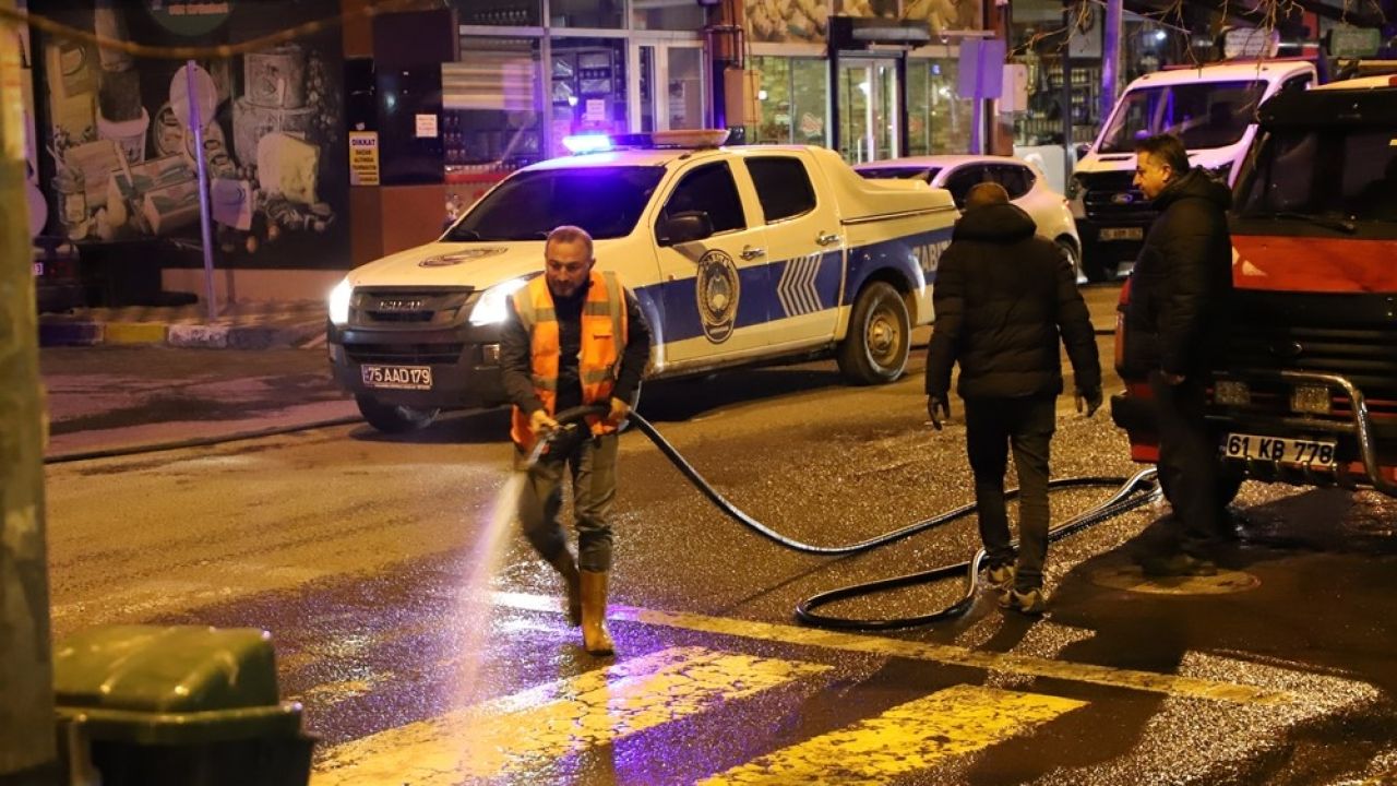 Belediye ekiplerinin bahar temizliği sürüyor