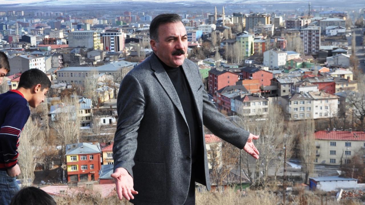 Bir tepki de Naif Alibeyoğlu’ndan geldi