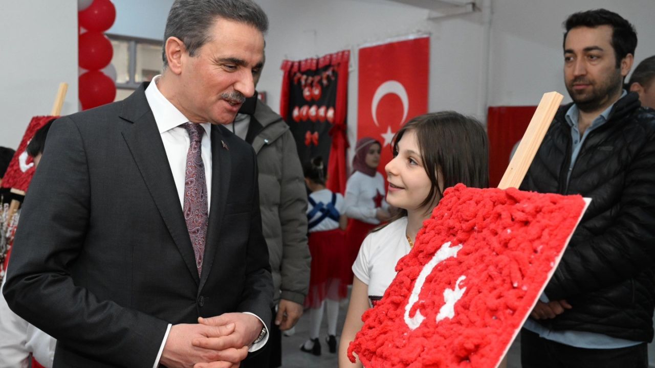 Çocuklardan anlamlı "bayrak" vurgulu çalışma