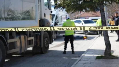 Çöp kamyonu yaşlı kadını ezdi