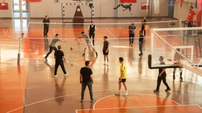 Diyadin’de kurumlar arası voleybol turnuvası başladı