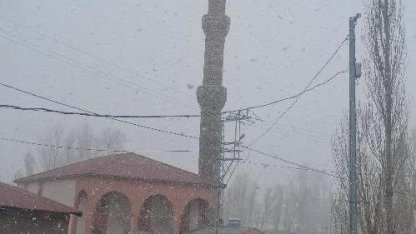 Diyadin yeniden beyaza büründü