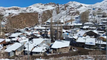 Dümbüllü Deresi’nde Nisan karı sürprizi