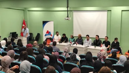 Doğubayazıt’ta “Bilim Kafe”de tiyatro söyleşisi
