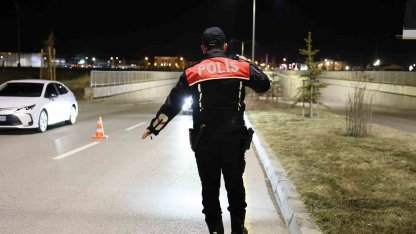 Erzurum Emniyeti suça ve suçluya göz açtırmıyor: 284 şahıs adalete teslim edildi