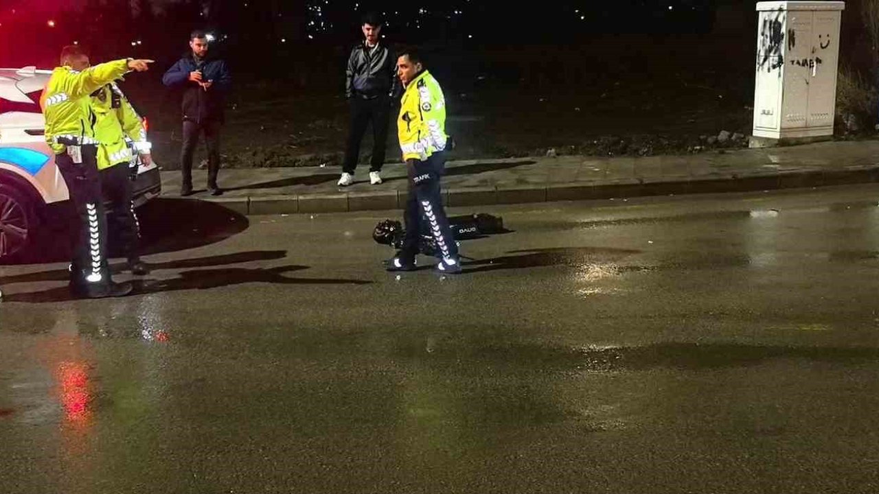 Erzurum’da scooter sürücüsüne araç çarptı: 1 yaralı