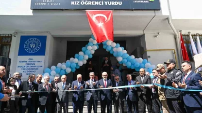 Erzurum’da yükseköğrenim kız yurdu törenle açıldı