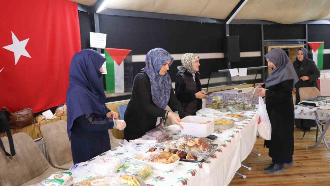 Gazze’ye umut için Oltu’da hayır çarşısı