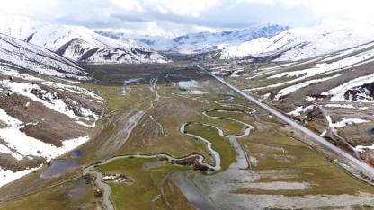 Güzeldere mendereslerinde bahar güzelliği