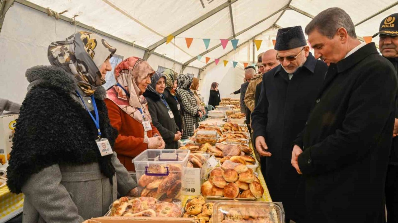 Hayır çarşısı bu kez "İki İnsan Bir Hayat" için açıldı