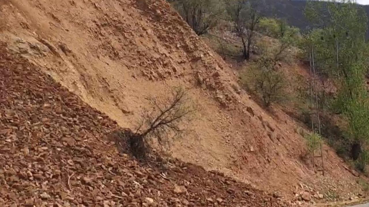 Heyelan anı cep telefonu kamerasına yansıdı