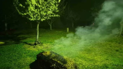 Iğdır’da çiftçiler meyve ağaçlarını dumanlama yöntemi ile soğuktan korudu