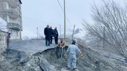 Kar ve sağanak hasar bıraktı