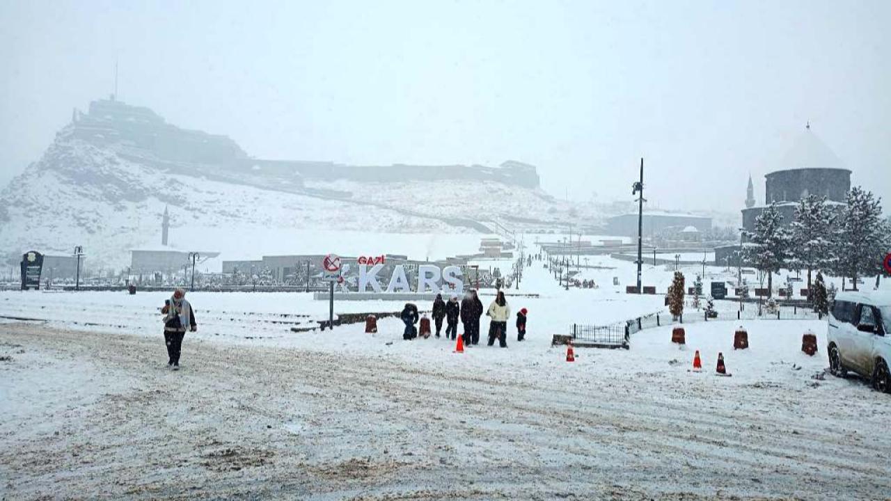 Kars, gece yarısından itibaren yine beyaza bürünecek