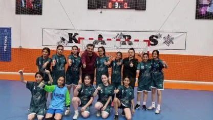 Karslı kız futsal takımı Türkiye yarı finalinde