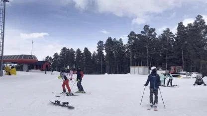 Sarıkamış’ta kayak sezonu devam ediyor