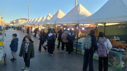 Kars’ta geleneksel yöresel ürünler fuarı sona erdi