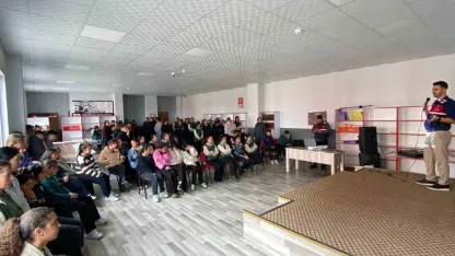 Kars’ta Jandarmadan Siber Kalkan: 108 öğrenciye eğitim!