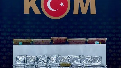 Kars’ta kaçakçılık operasyonu: Binlerce makaron ve kilolarca tütün ele geçirildi