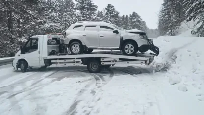 Kars’ta kar yağışı kazaya neden oldu:  Kazda 1 kişi yaralandı