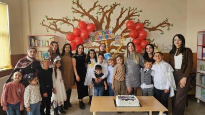 Köy okulunda tiyatro ve eğlence dolu okuma bayramı