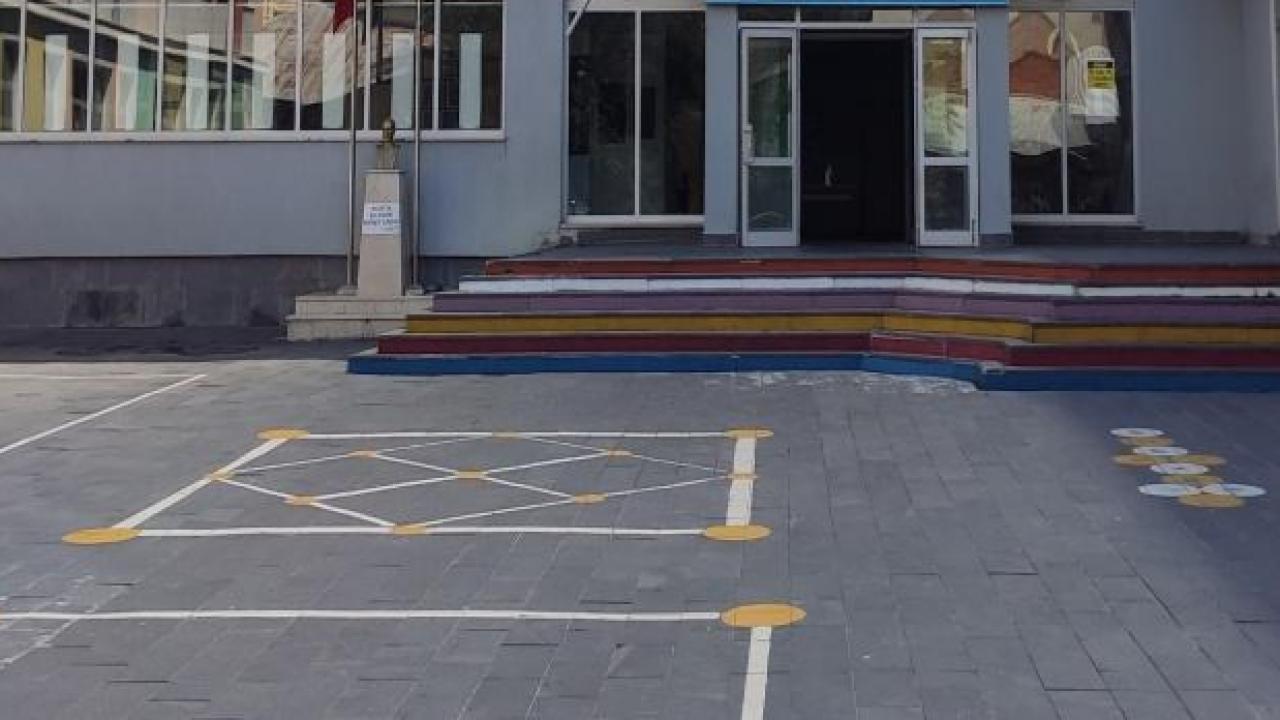 Kars’ta okul düzeni ve güvenlik kuralları sıkılaştırıldı