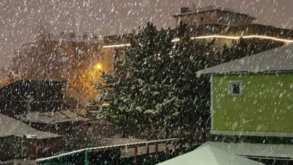 Kış geri geldi: Aşkale’de kar yağışı hayatı olumsuz etkiliyor