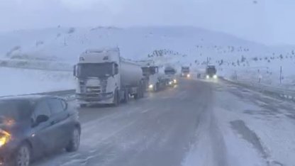 Kop Dağı Geçidi yoğun kar ve tipi nedeniyle ulaşıma kapandı