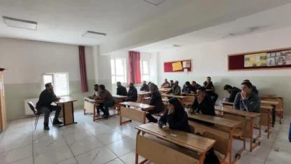 Meralardan sınıflara, çiftçiler bu kez sırada ter döktü