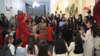 Öğretmen kına gecesinde öğrencileriyle son kez oyun oynadı