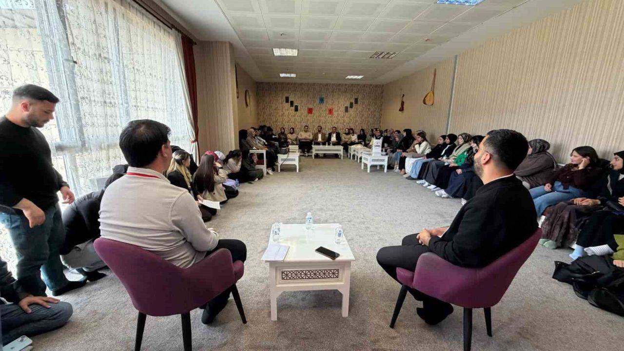 Patnos’ta "Gelenek ve Modernlik" temalı bilim kafe buluşması