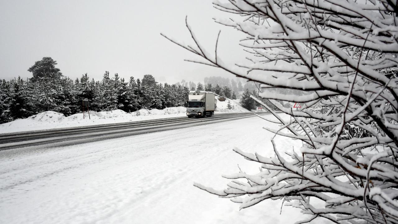 Sarıkamış karla kaplandı