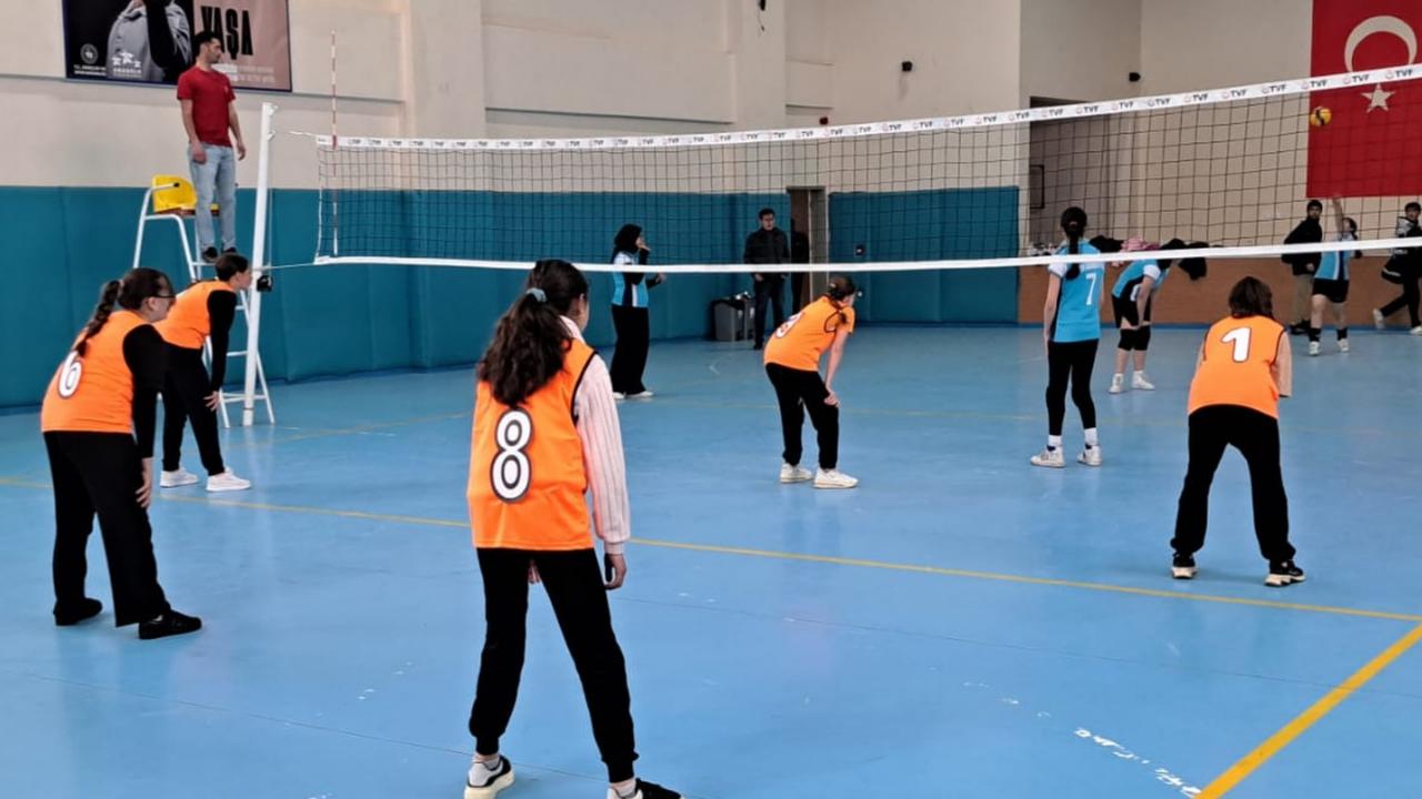 Sarıkamış’ta 23 Nisan coşkusu filelere taşındı