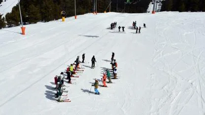 Sarıkamış’ta kayak ve snowboard kursları başarıyla sonlandı