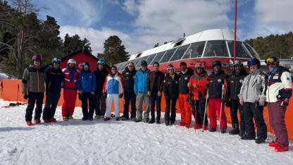 Snowboard tutkunları Sarıkamış’ta buluştu