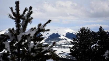 Sarıkamış'ta yüksek kesimler karla kaplandı